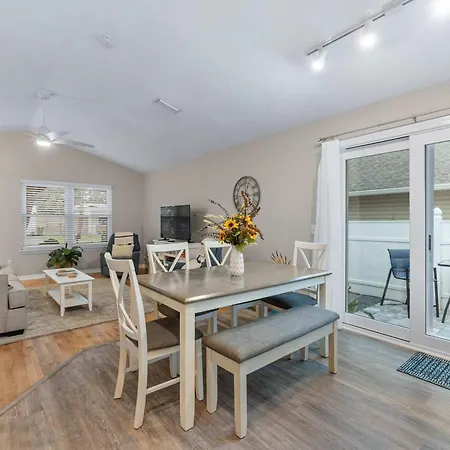 Peaceful Pearl Retreat- 5 Minutes To Downtown, 10 Minutes To Beach-2